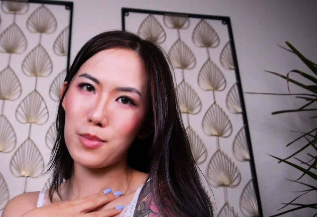 Domina Elara First Date Small Cock Humiliation