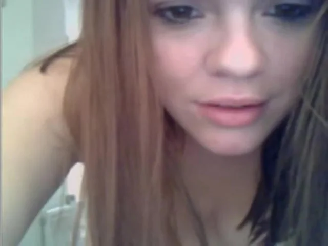 Sexy girl showing hot body on webcam.