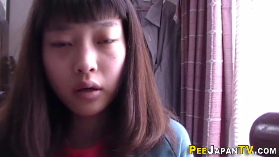 Asian teen 18+ Urinates In Plastic Glass