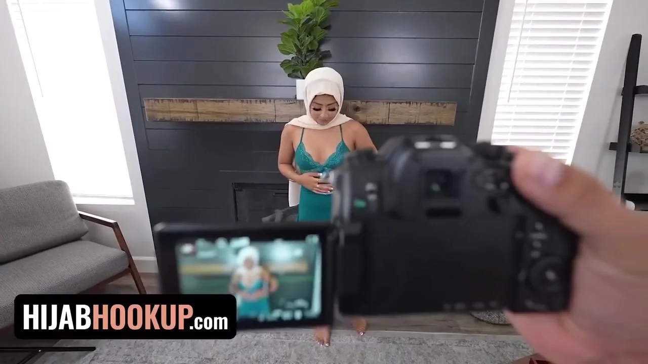 Binky Beaz - Adorable Muslim Girl Puts On Sexy Lingerie And Sucks Photographers Cock
