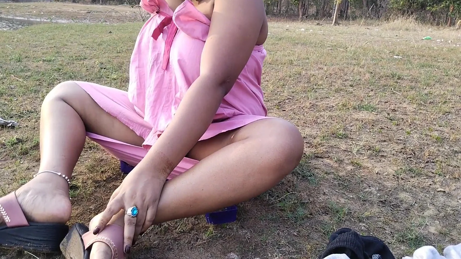 Hot Desi Sexy Bhabhi Girl Shows Sexy Boobs By Doing Bath Show In Outdoor Also Roams In Forest