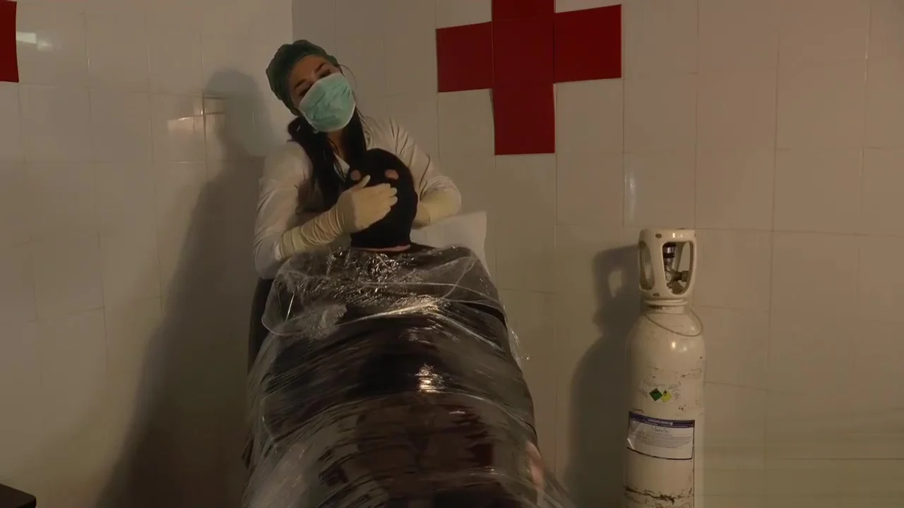 Nurse smothers patient