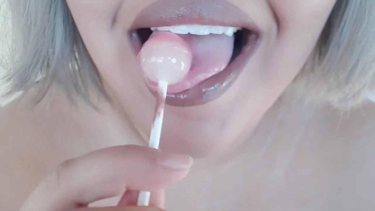 ASMR Lolipop Tongue Play