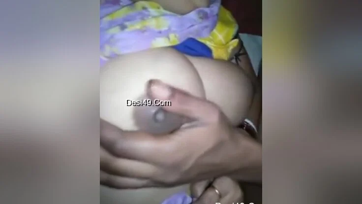 Today Exclusive- Hubby Sucking Wife Boobs