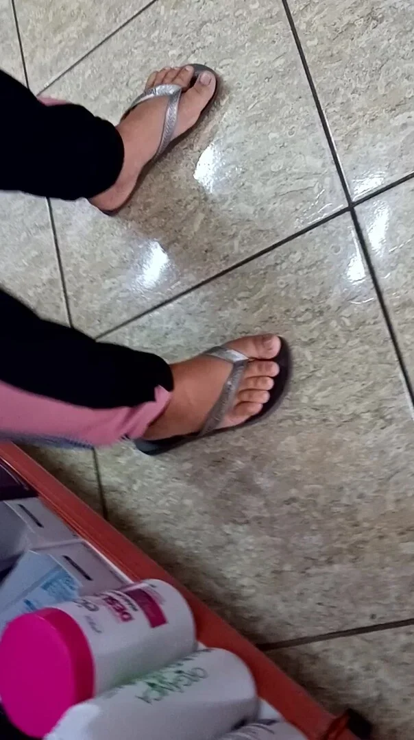 candid brazilian feet