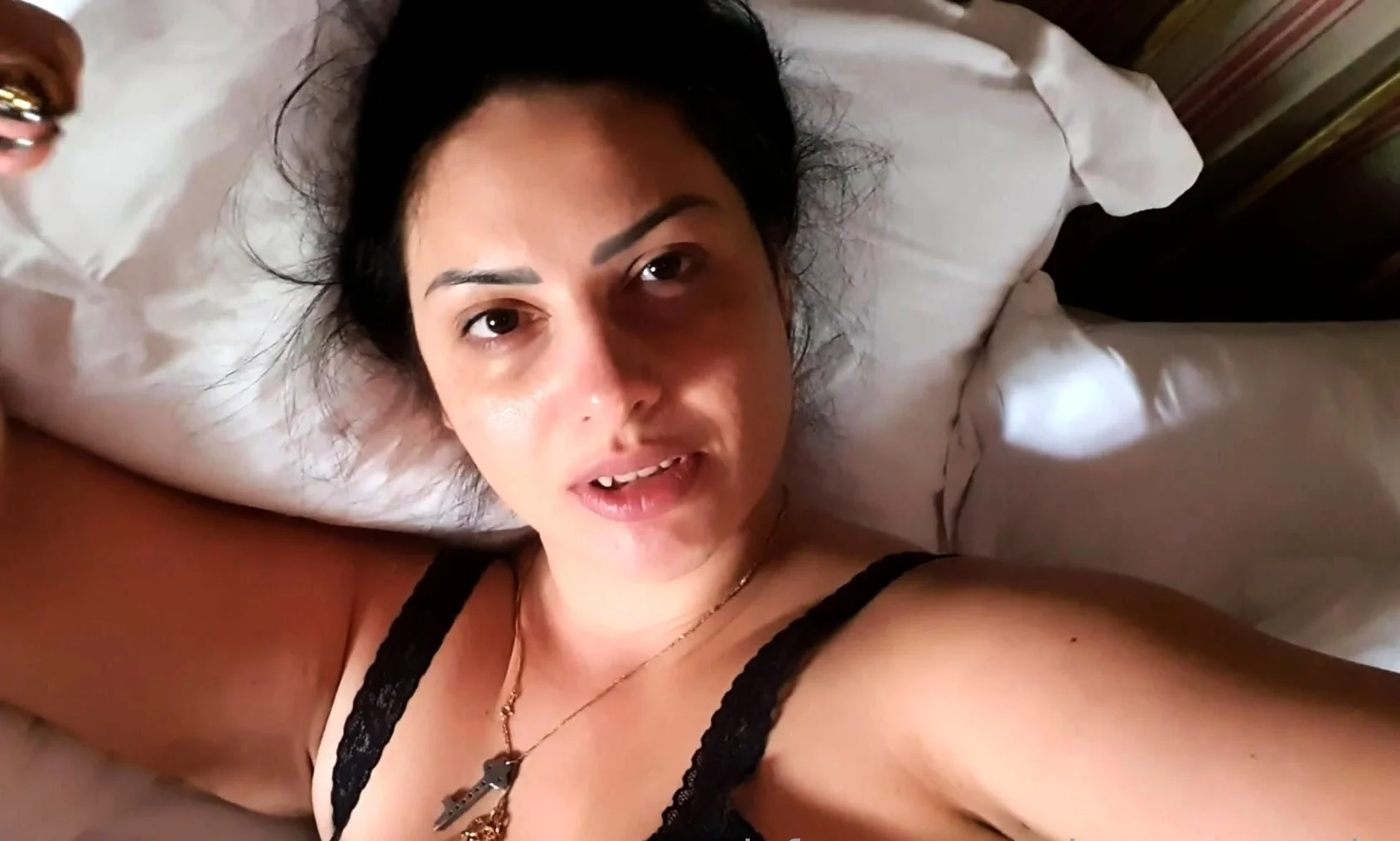 Small breasted teen babe fingers solo pussy in hot close up