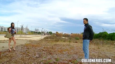 Amateur girl Claudia Bomb adores public fucking