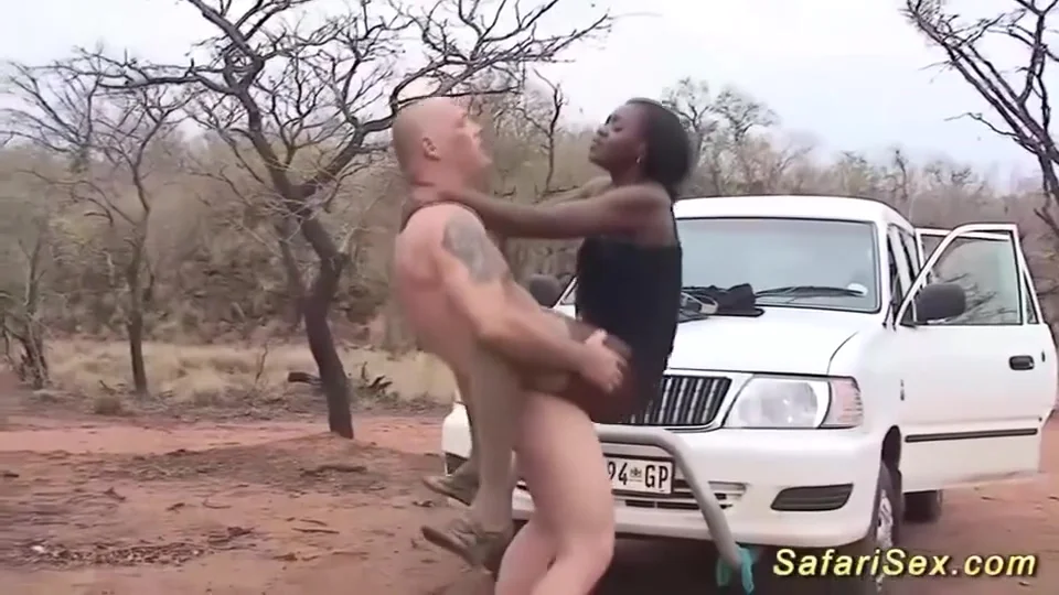 African Babe Needs A Big Chopper - Homemade Sex