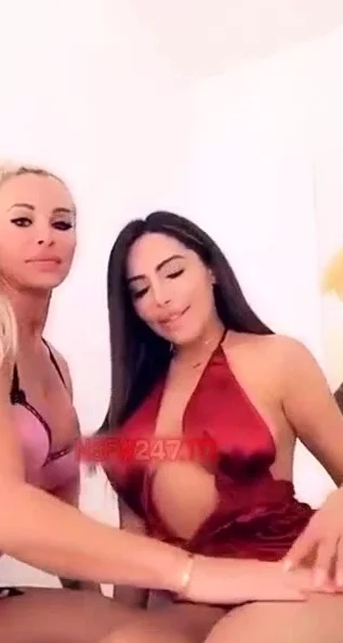 Lela Star – being a lesbian and playing with her friends