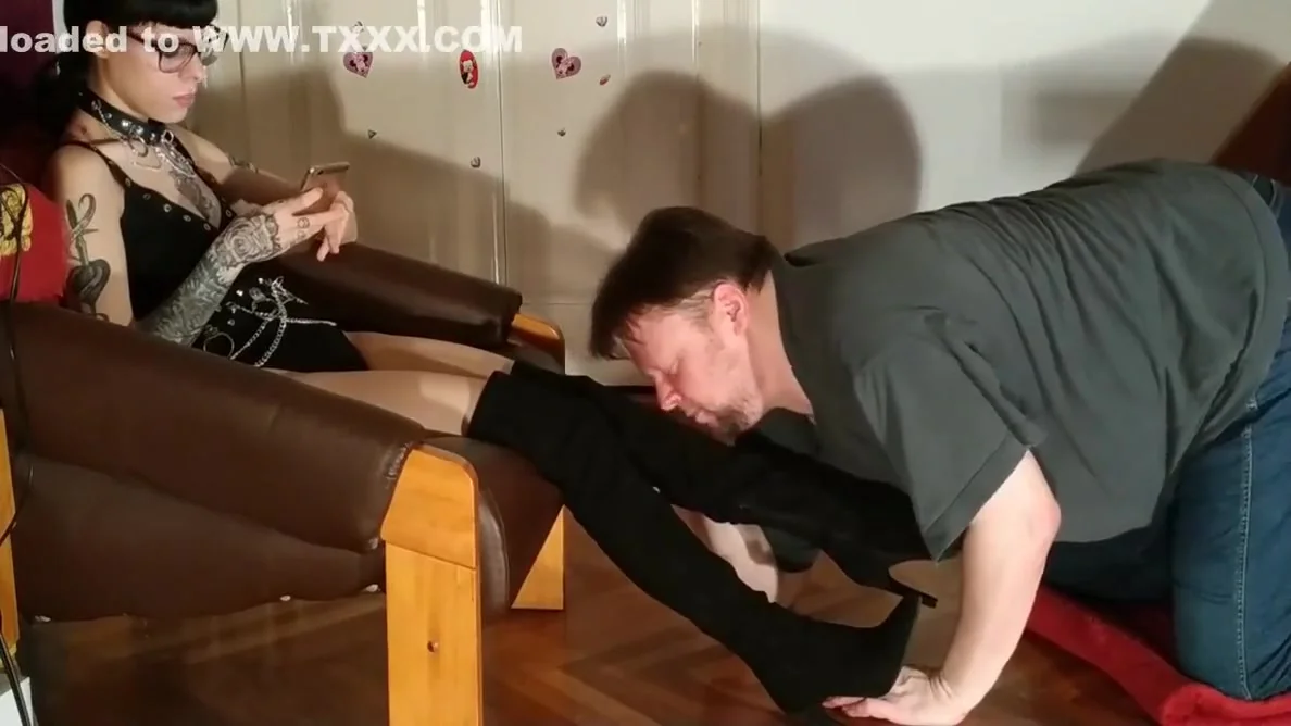 Boot & Sweaty Sock Sniffing Foot Slave Hd