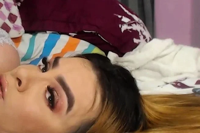 Naughty He-she eats her own cum in a Webcam Show
