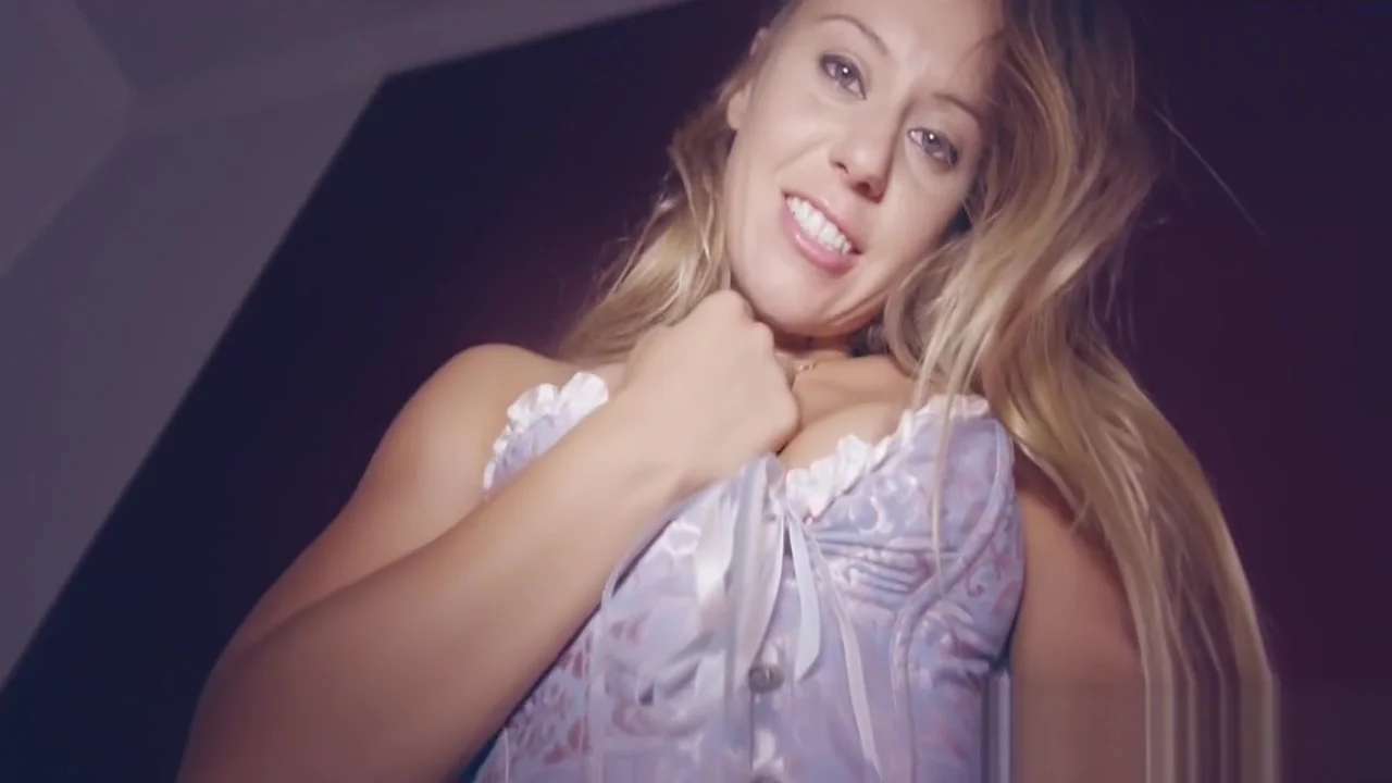 teen 18+ fists herself so hard