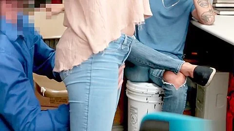 Boyfriend Has No Mercy For His Shoplifting Girlfriend