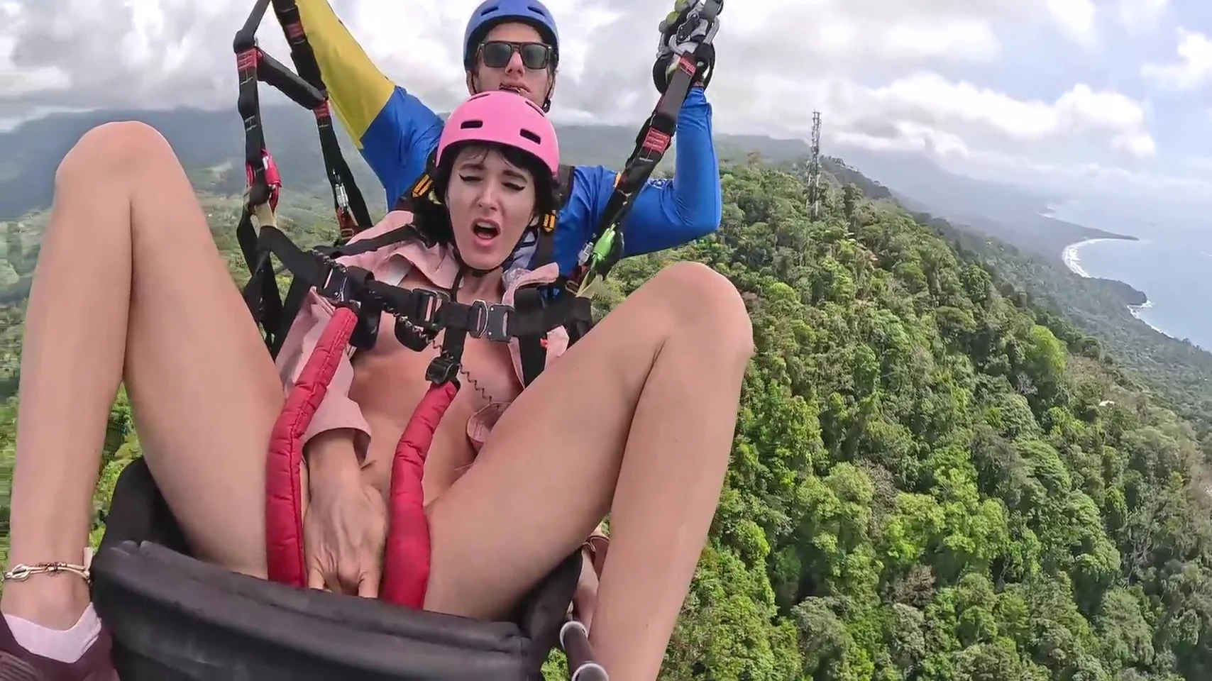 Wet And Messy Extreme Squirting While Paragliding 2 In Costa Rica 23 Min With Pretty Face