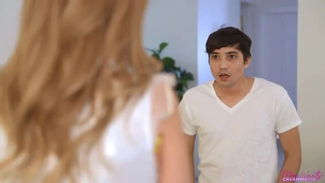Giving My Stepmom A Creampie For Christmas - S3:E9 - Momlover