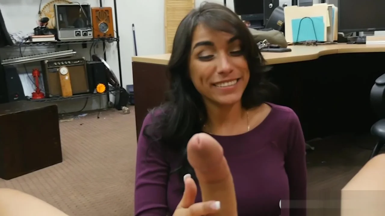 Huge juggs amateur woman screwed by pervert pawn keeper