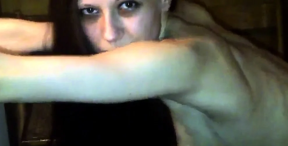 Russian amateurs gangbang at home
