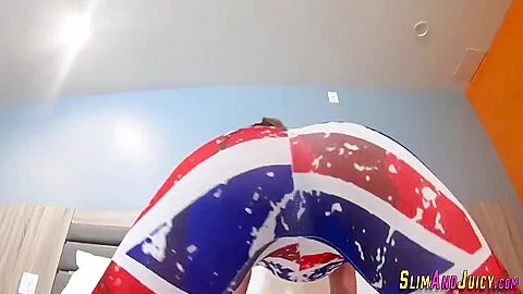 Bouncy butt teen 18+ sucking dick