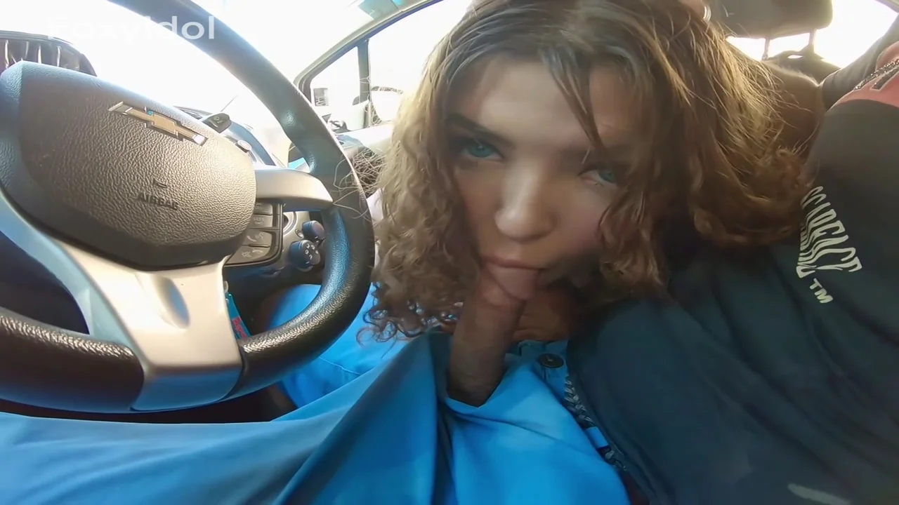 Pov Chica Da Una Mamada A Conductor De Uber En Publico