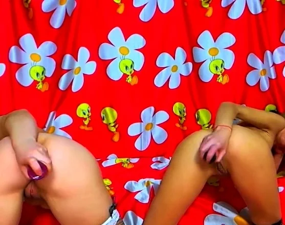 lesbian girls eating pussy and anal toying