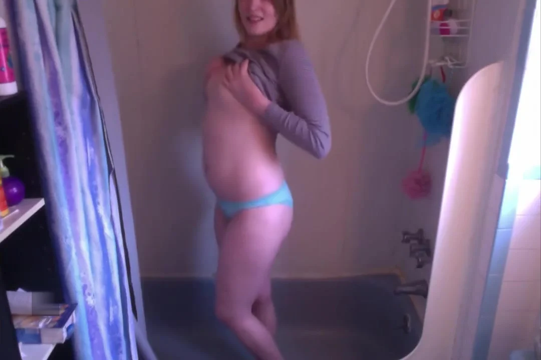 Very pretty girl pissing jeans