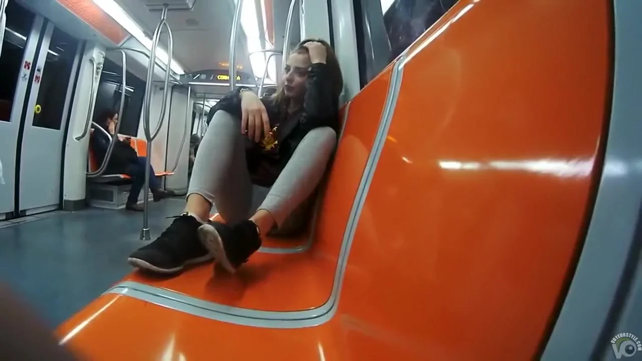 Filming the ass of the yoga-pants cutie