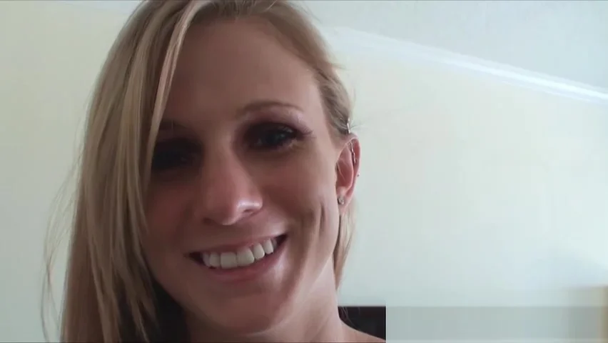 Perky blonde blows the classmate