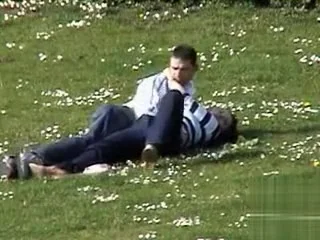 Handjob in the park for her lucky boyfriend