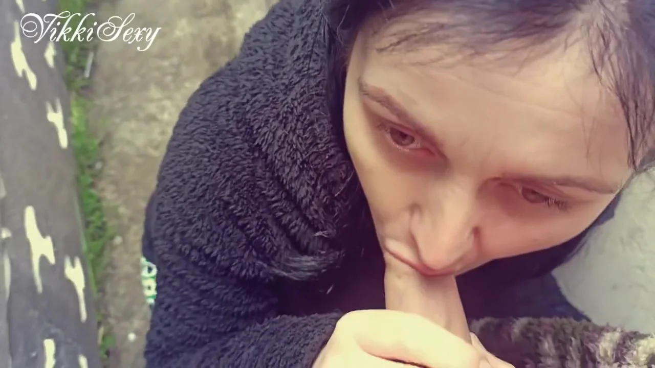 Hot Outdoor Blowjob