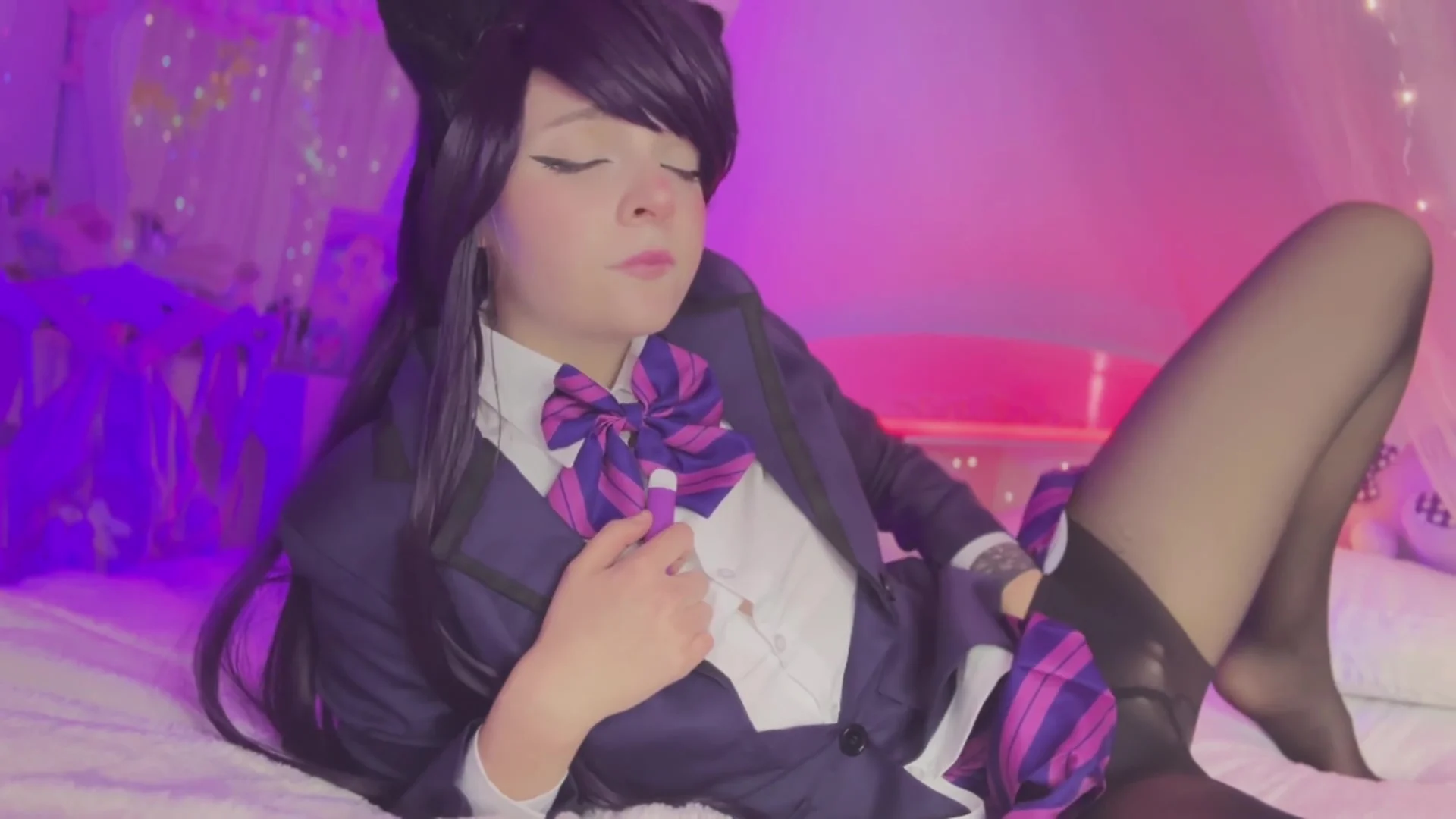 Komi San Masturbates Through Pantyhose For You