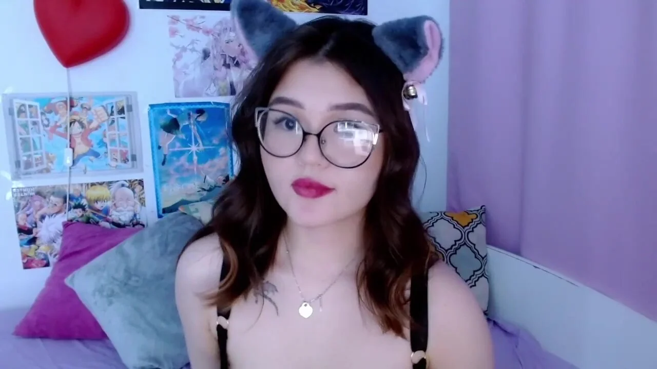 BEauty sucking fake dick