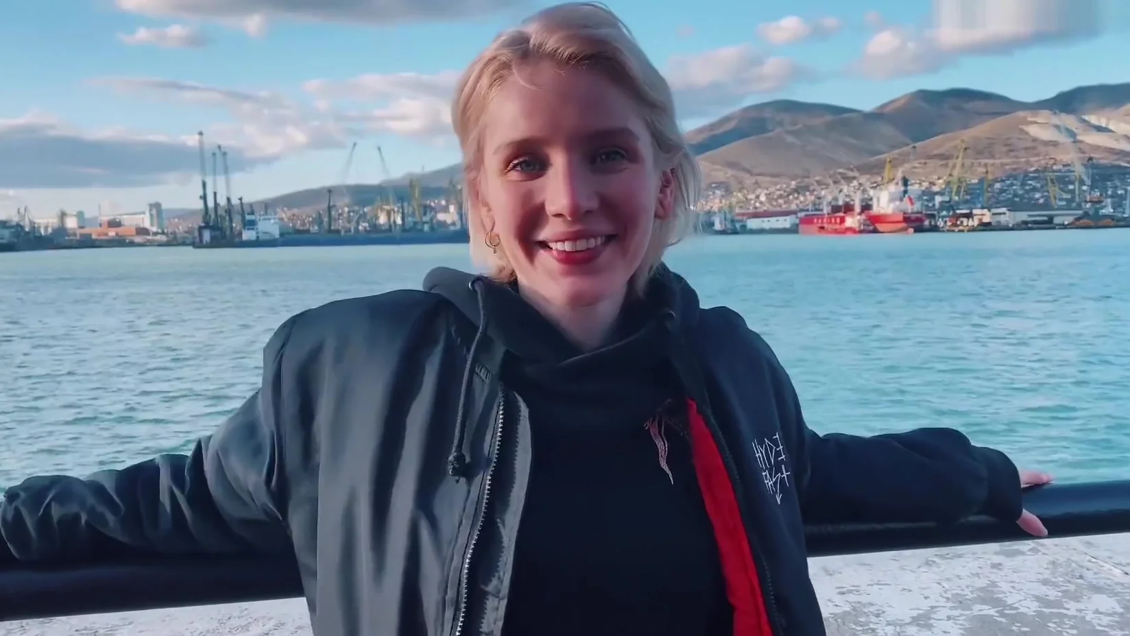 Blonde Public Blowjob Dick and Cum Swallow at the Lighthouse