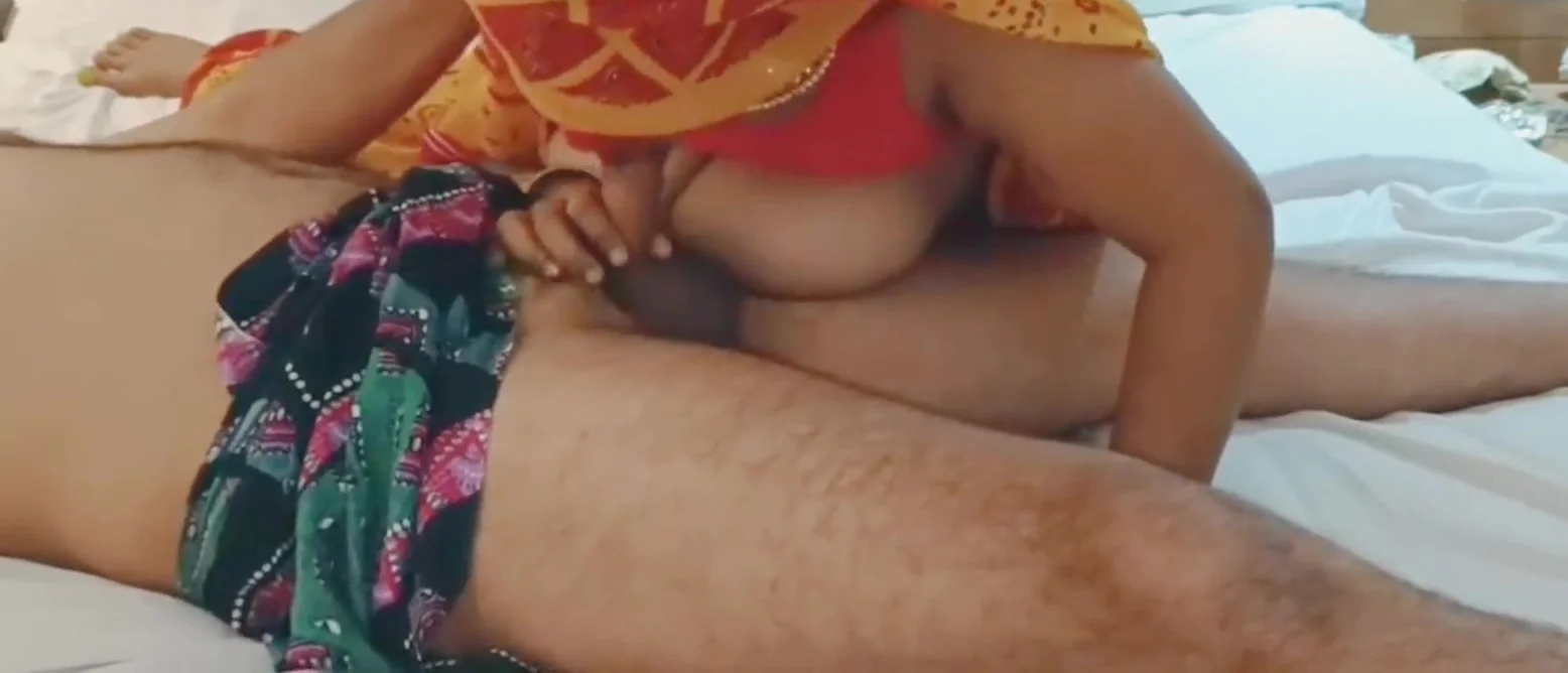 Hot Indian Bhabhi Fucked Rough By Old