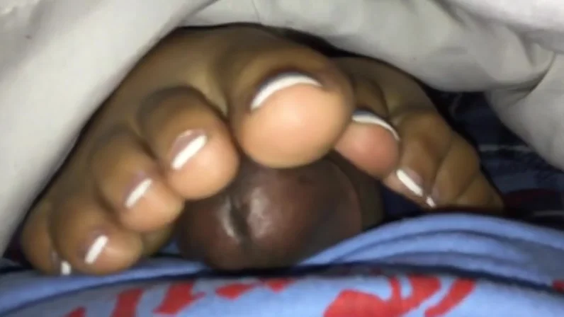 Li Li Undercover Footjob