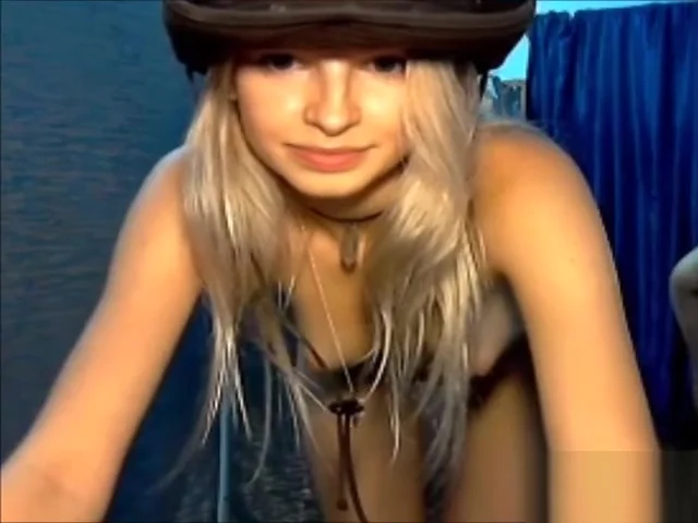 Amateur Dances and Shows Tits and Pussy