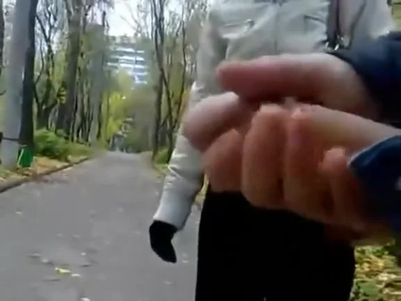 Flashing in the park has a happy end