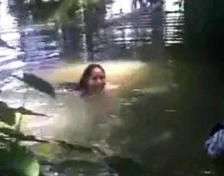 bangla girl rina bathing in pond