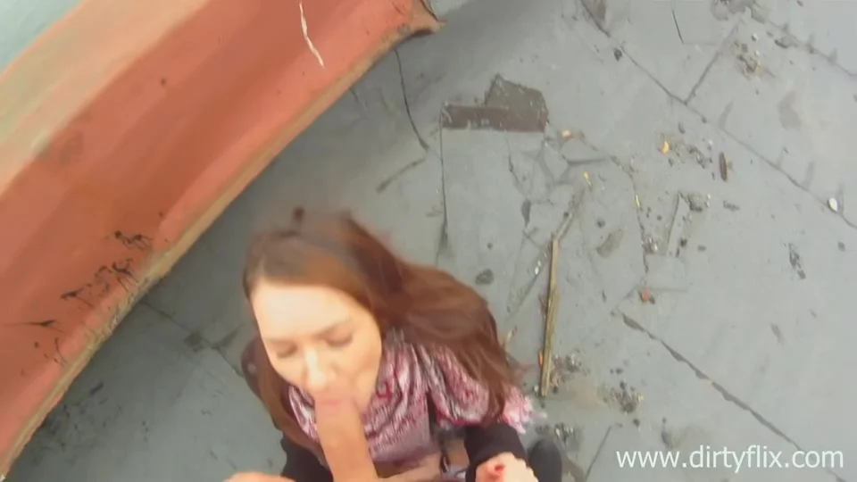 Russian teen 18+ Gives Blowjob And Fucks On The Roof