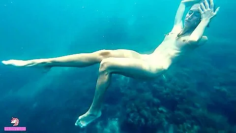 Naked Mermaid Let Me Swim With Her And I Filmed Her