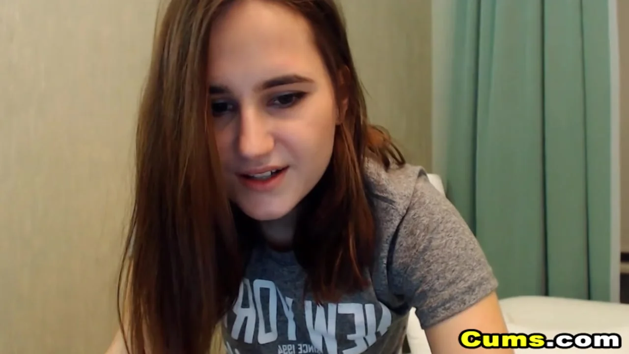 Pretty teen 18+ Fucking Her Tight Pussy On Cam