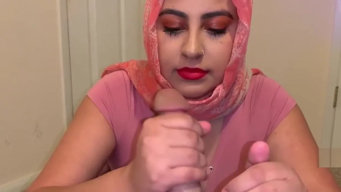 Arab teen 18+ girl gives an amazing blowjob