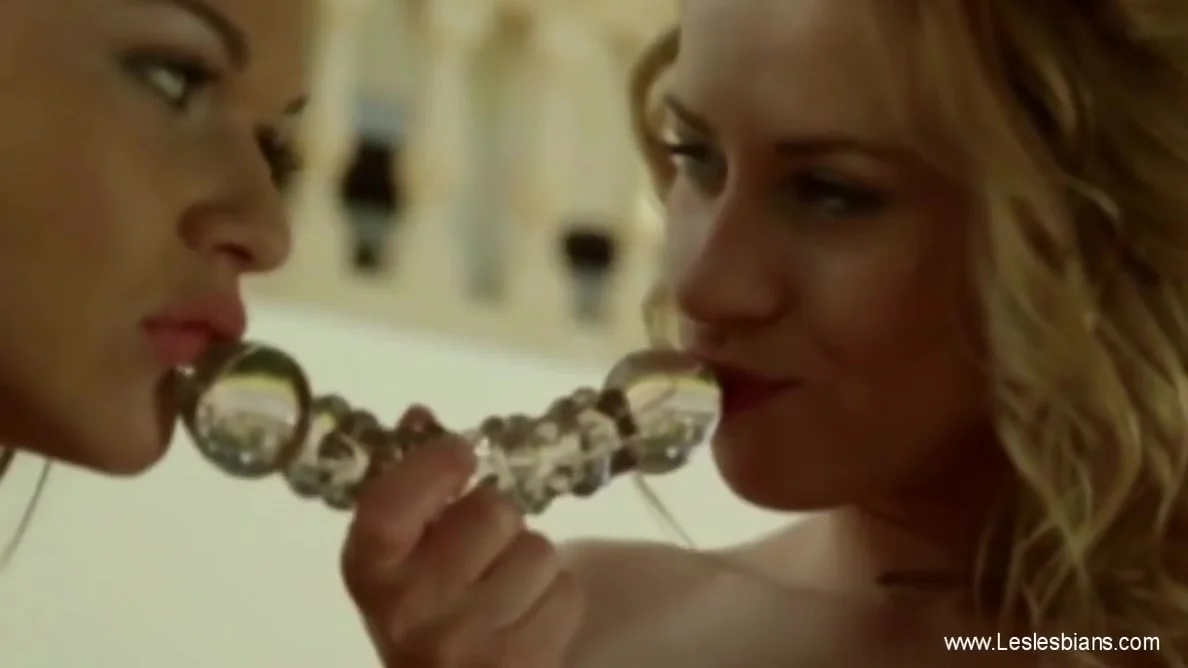 Leony Aprill And Frida Stark - European Lesbian Fantasy From Girlfriends To Enjoy The