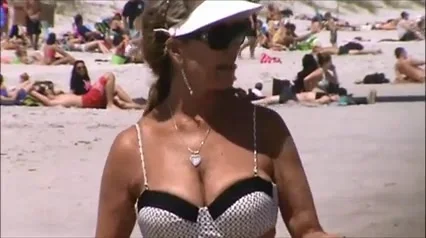 candid mature big tits bouncing at beach spy 45