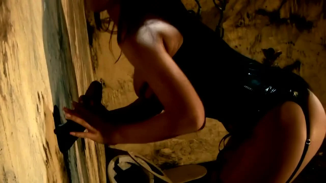 Learning how to suck in the dungeon of the gloryhole