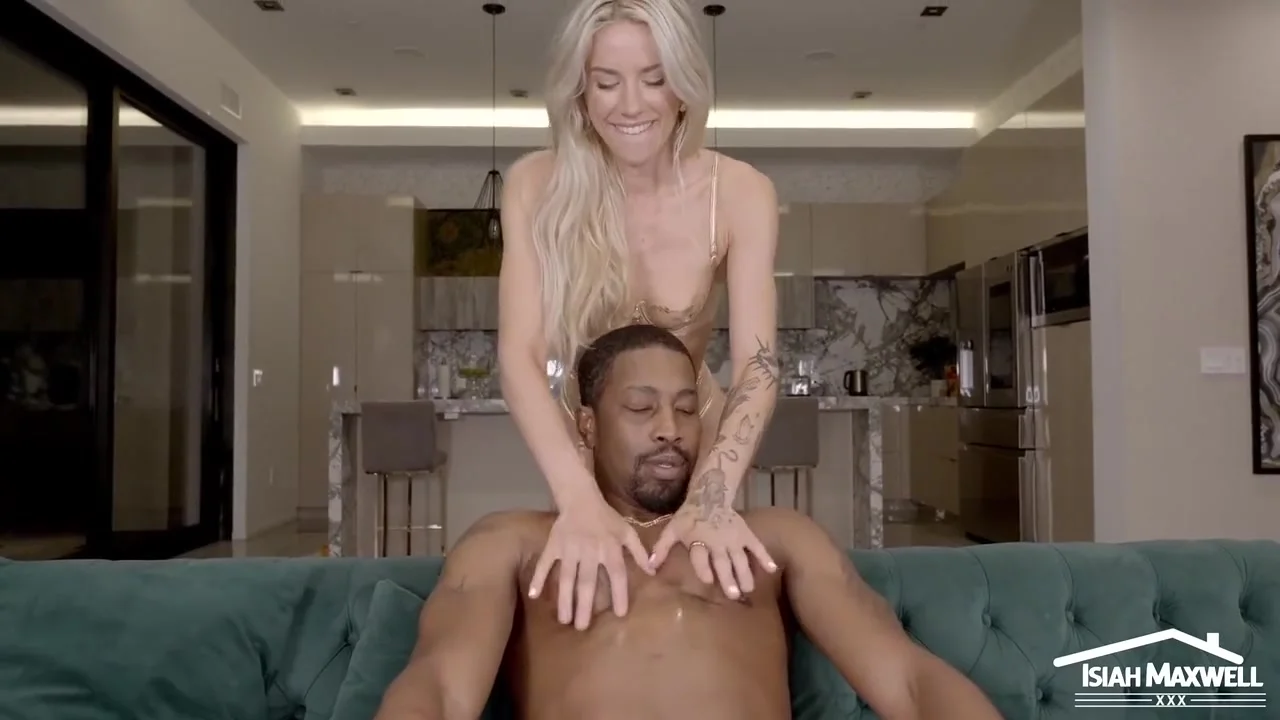 Dakota Lyn And Isiah Maxwell - Hot Fit Blonde Gets First Taste Of Black Cock, Massive Bbc Fucks