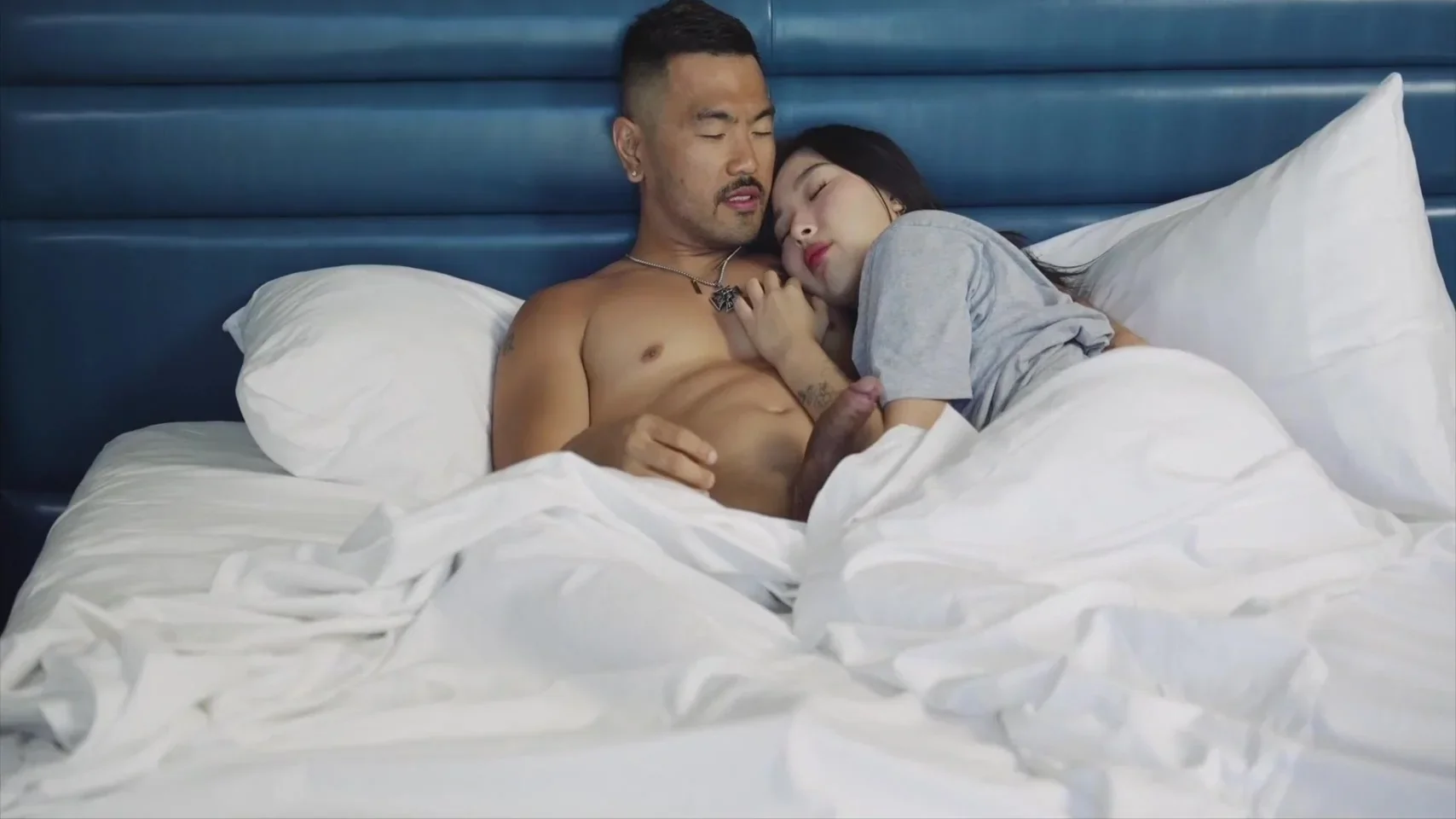 Chinese Guy, Alvin Tan And Elle Lee In Korean Hottie With Tight Body Is Back For Some Chinese Cock 10 Min