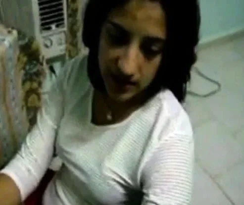 Horny Desi reveals her gorgeous body and fkd