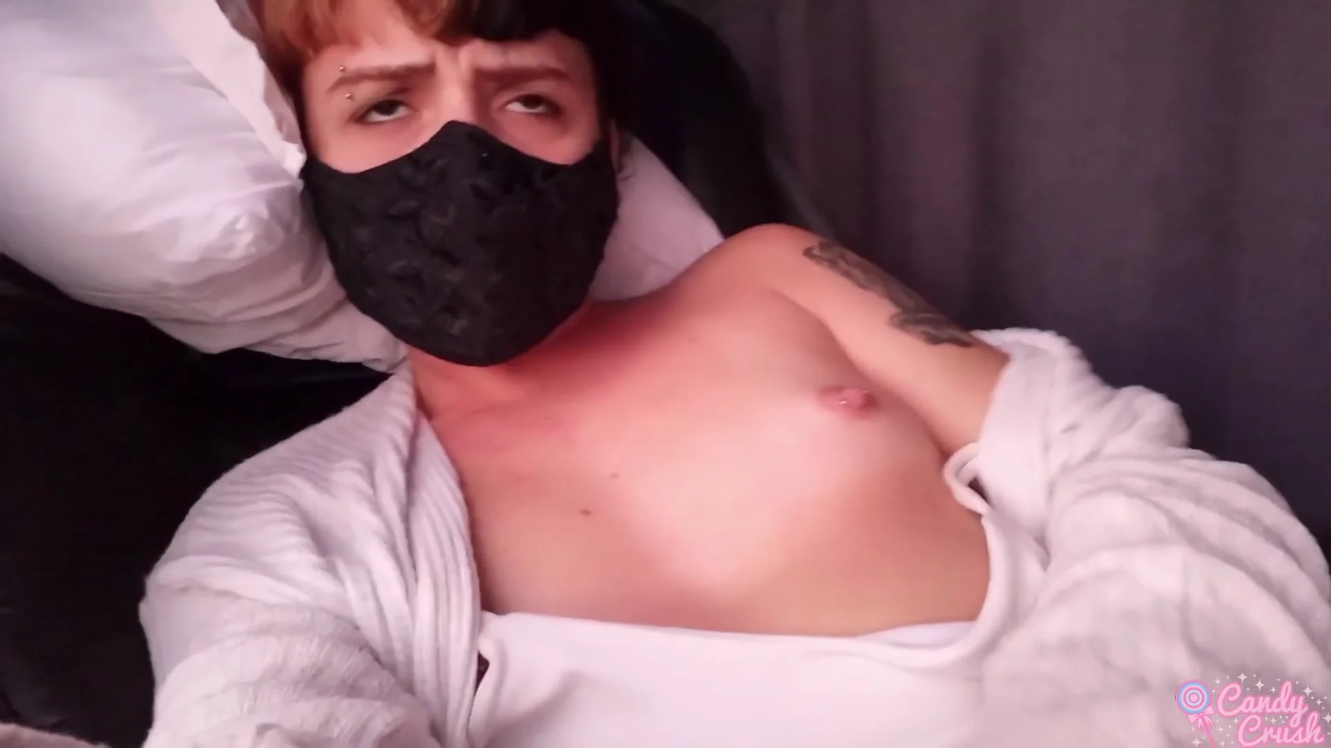 Naughty Girl Masturbating On The Travel Bus