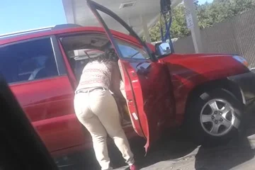 thick ass at carwash