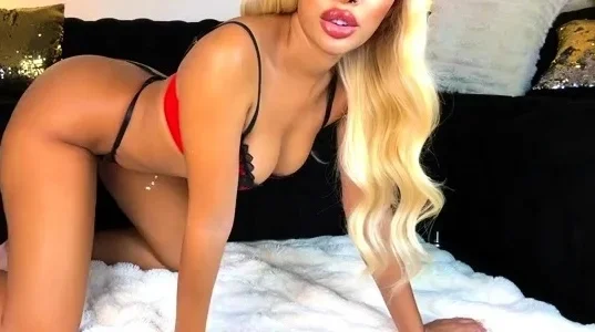 WowArielle - Closet Cuckold